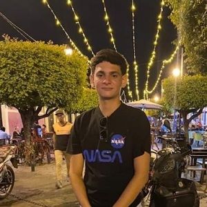 Meet your Posher, Josue